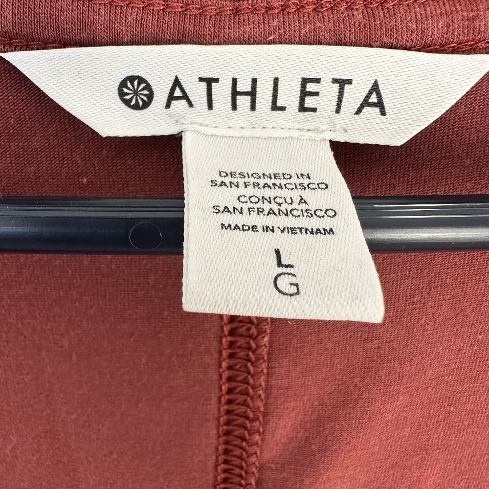 Athleta top